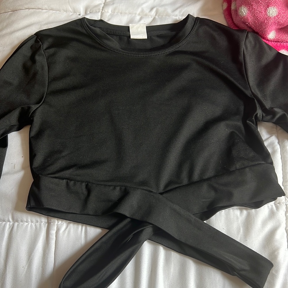 Black Crossed Cropt top